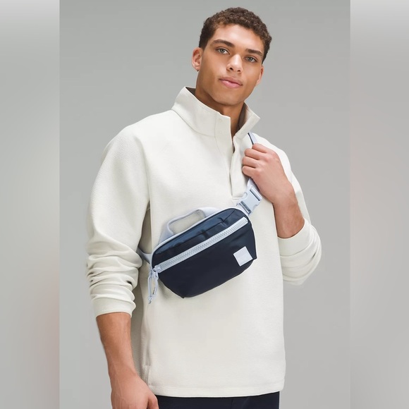 🍋 NWT Lululemon All Day Essentials Belt Bag 2.5L in True Navy/Blue Linen - Picture 2 of 8